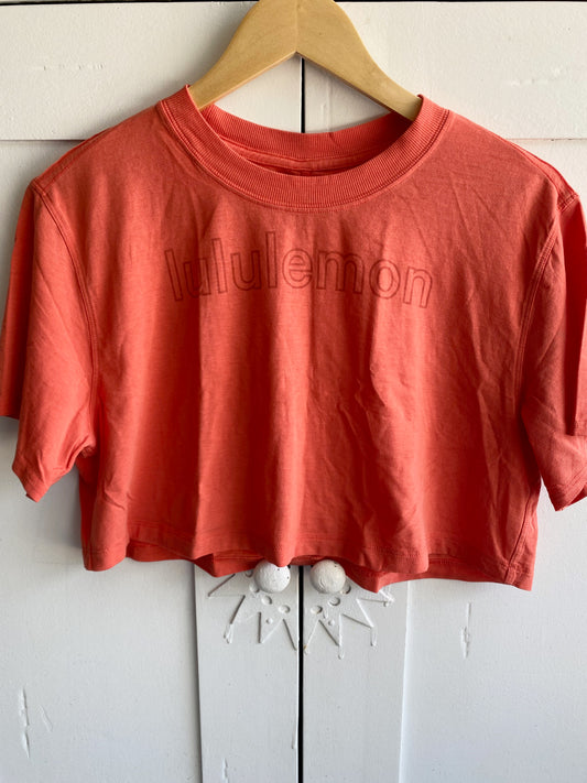 Lululemon cropped tee